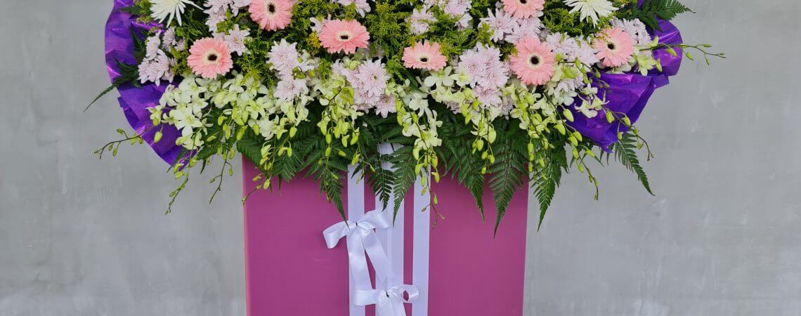Service and Sacrifice Wreath Stand